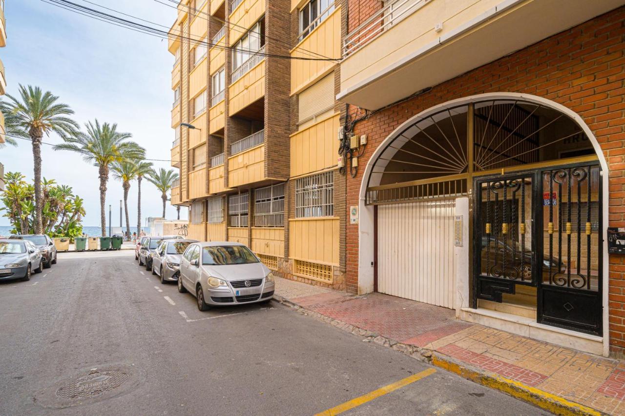 Casa Terra: Apartment 50 Meters From The Beach 托雷维耶哈 外观 照片